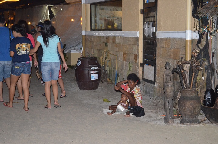 aeta-begging-white-beach-boracay-stories_zpsxsiibeky